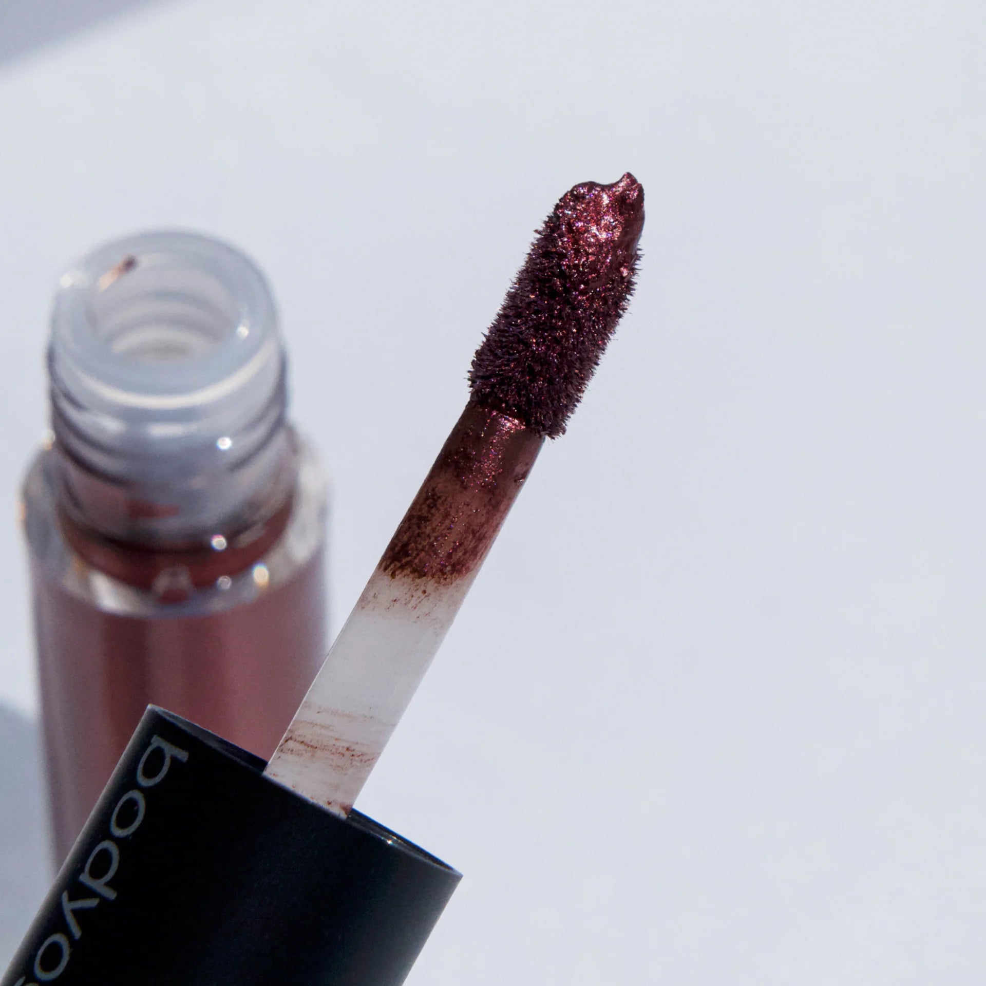 Crystal Glide Liquid Eyeshadow | Sombra Líquida de Larga Duración con Acabado Cromado