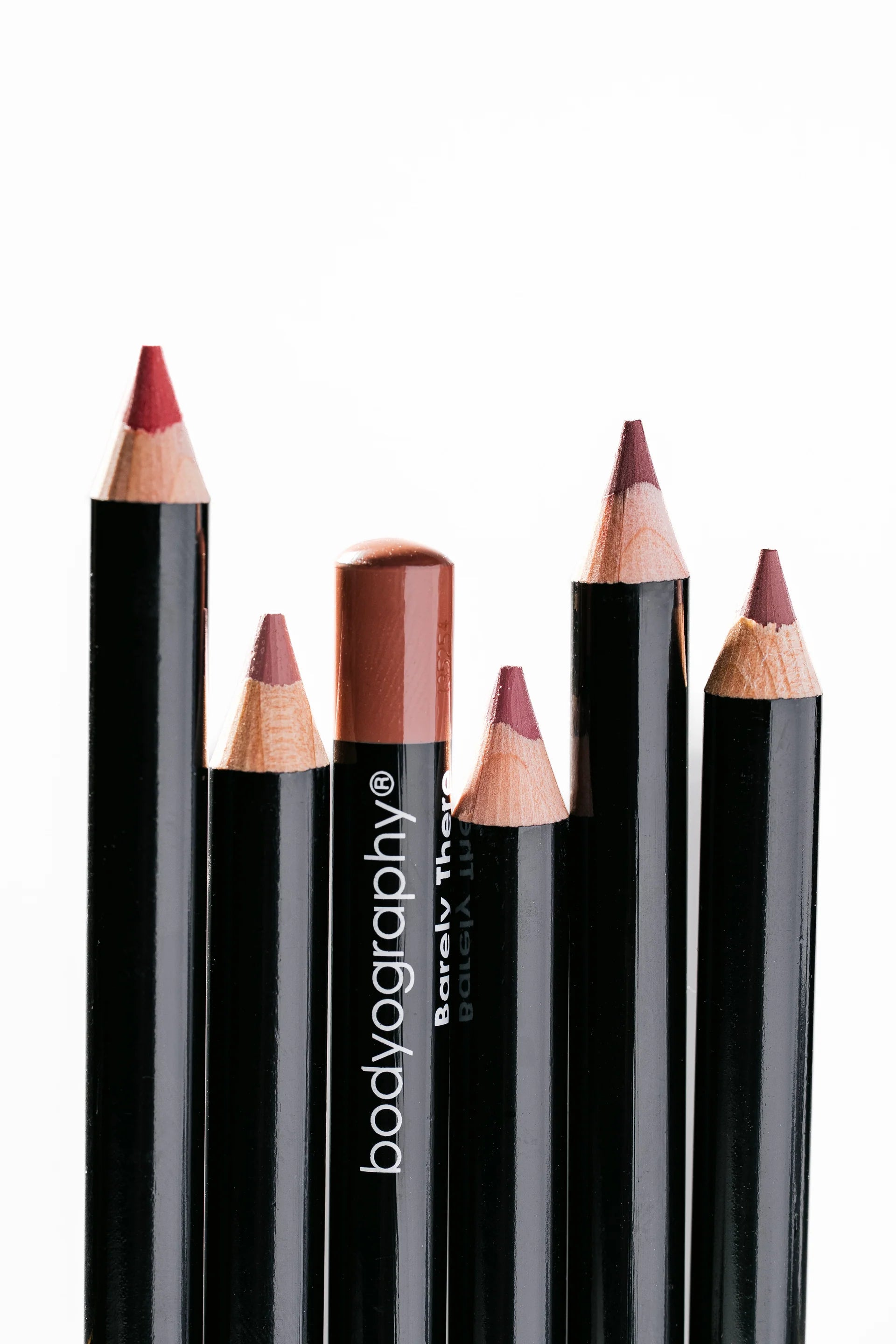 Lip Pencil | Delineador de labios altamente pigmentado + lápiz de madera