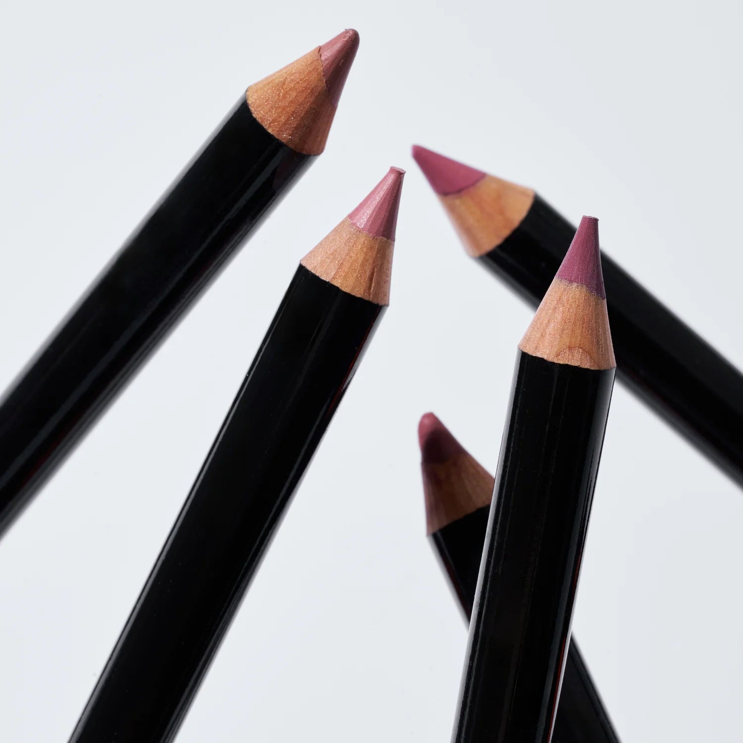 Lip Pencil | Delineador de labios altamente pigmentado + lápiz de madera