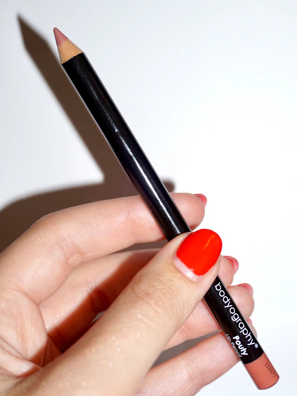 Lip Pencil | Delineador de labios altamente pigmentado + lápiz de madera