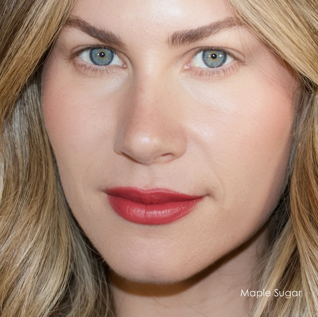 Lipstick | Cremoso, Altamente Pigmentado con Aloe + Vitamina E