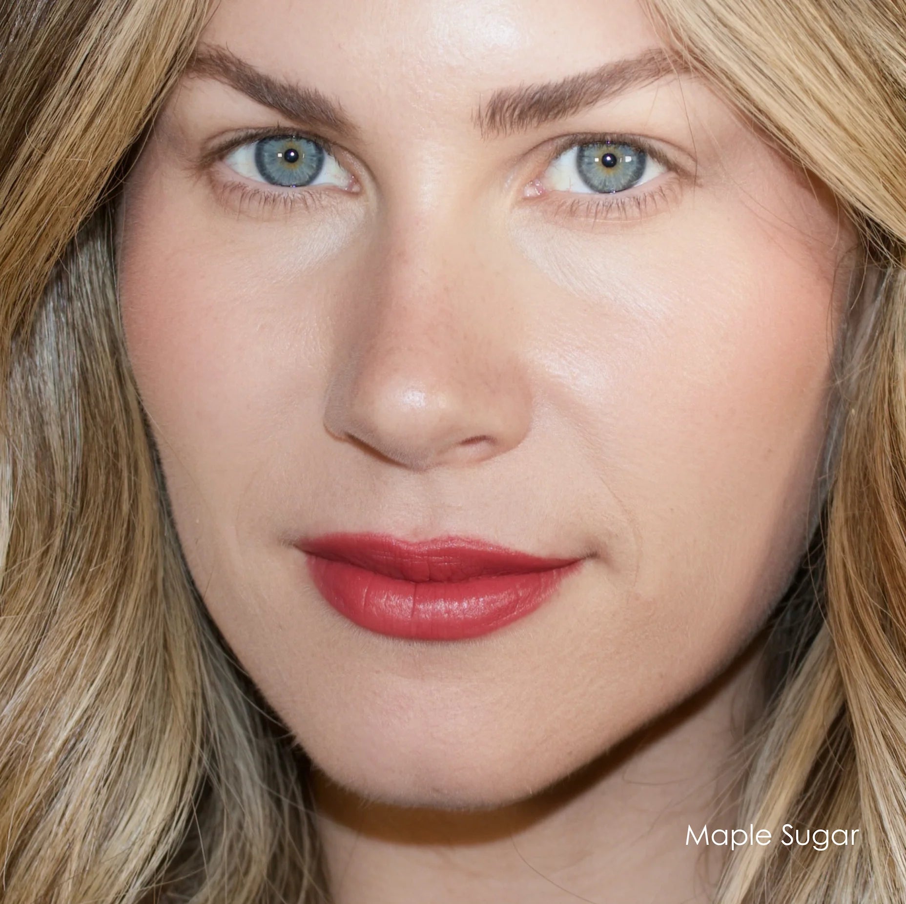 Lipstick | Cremoso, Altamente Pigmentado con Aloe + Vitamina E
