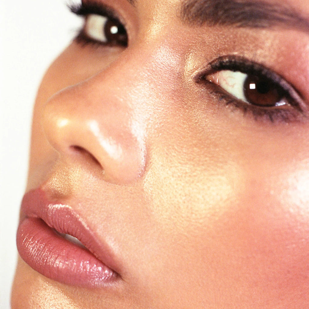 Iluminador Compacto From Within | Brillo Intenso + Luminosidad Modulable para Todo el Rostro