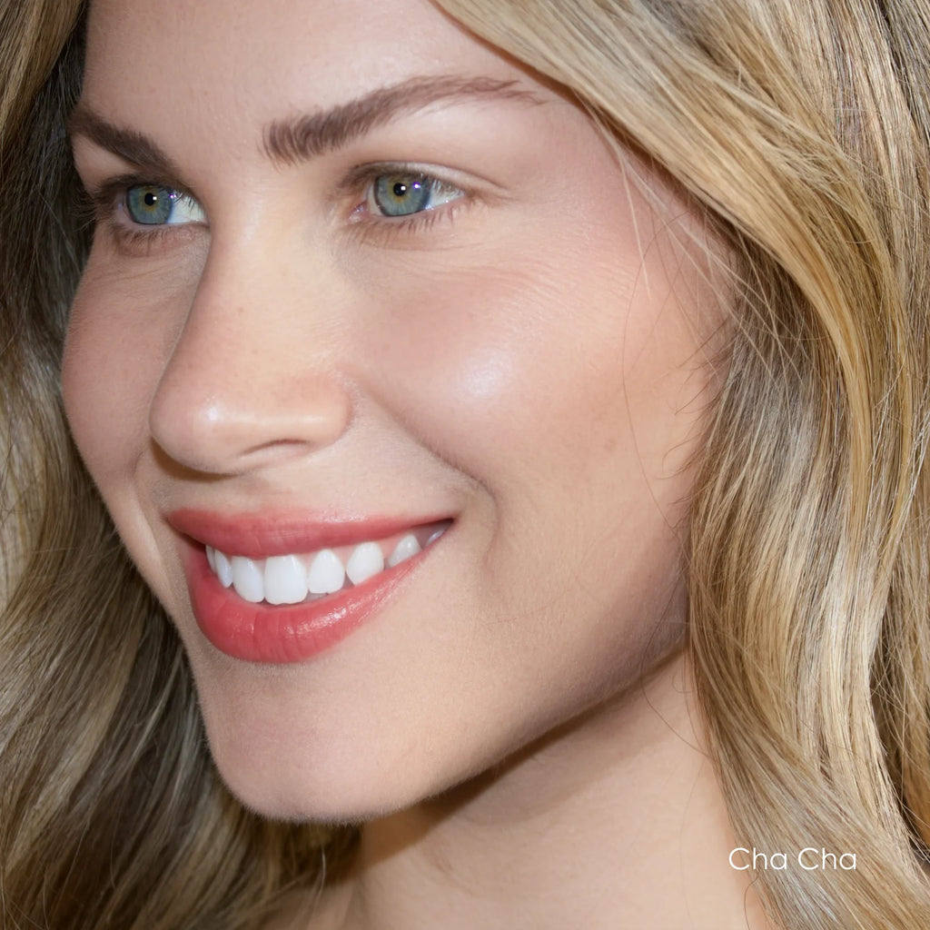 Lipstick | Cremoso, Altamente Pigmentado con Aloe + Vitamina E