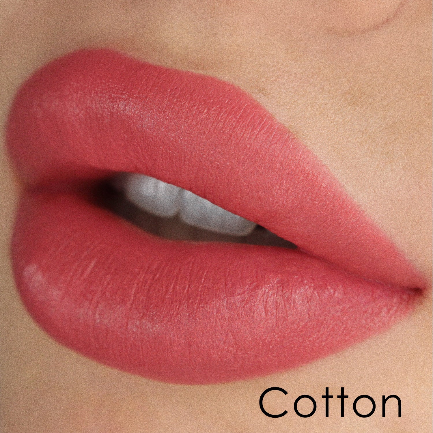 Fabric Texture Lipstick | Acabado Mate Aterciopelado de Efecto Difuminado + Comodidad Todo el Día
