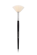 Fan Brush | Brocha Abanico para Iluminador y Acabado